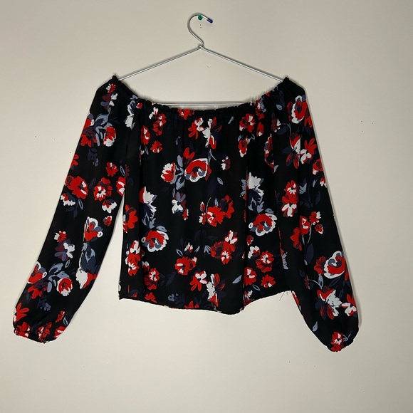 Cute floral print off the shoulder blouse - Picture 2 of 3